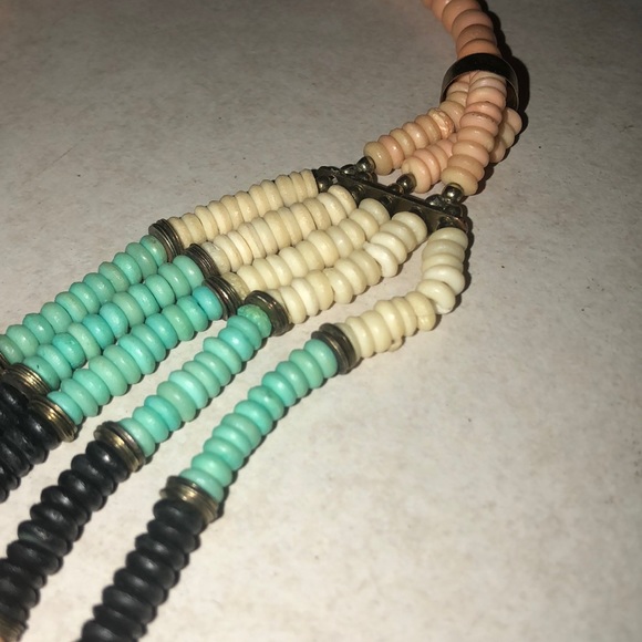 Beautiful Aldo Necklace - Picture 4 of 4